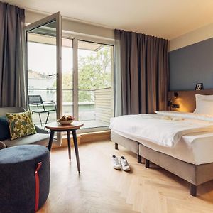Standard Zimmer mit Kingsize-Bett